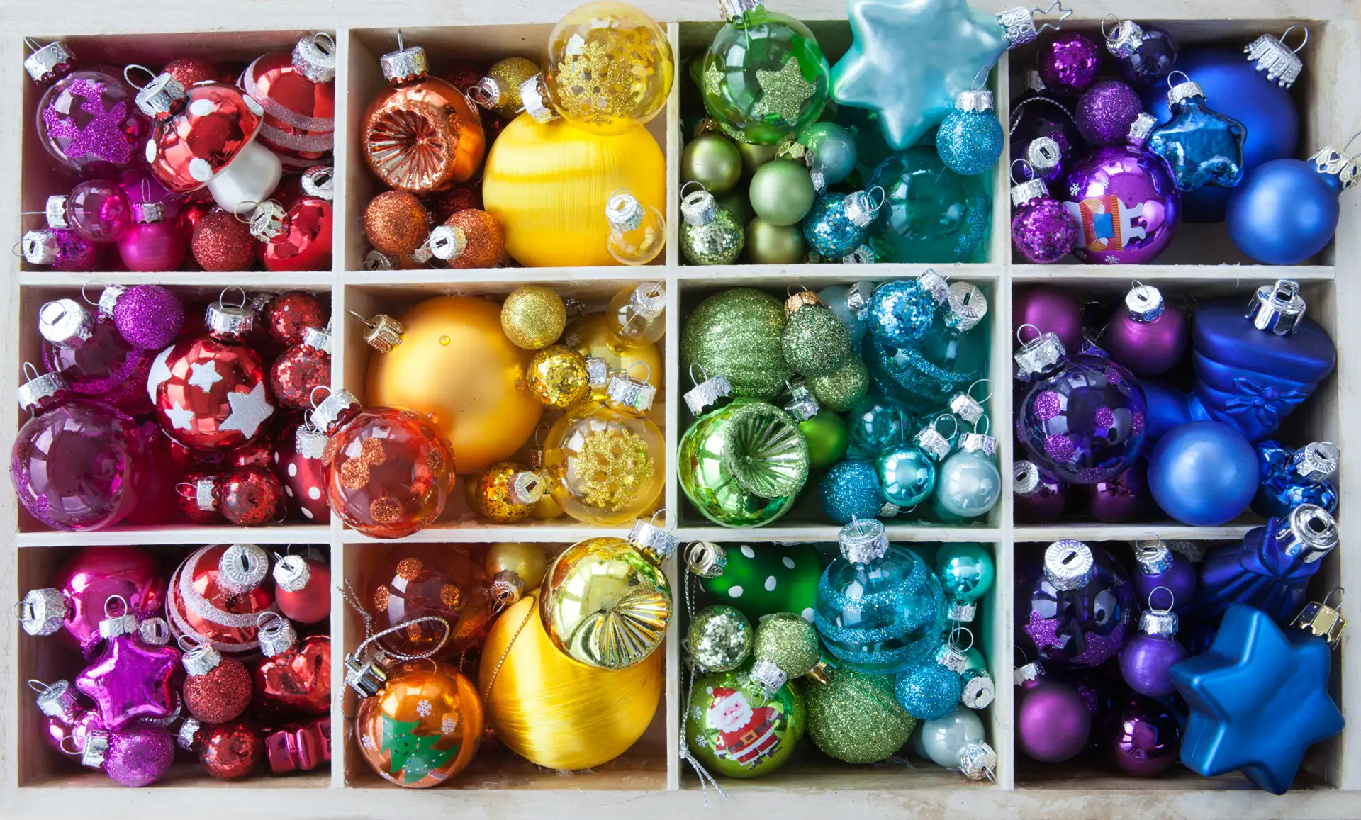 organising Christmas decorations organising Christmas decorations